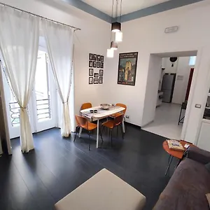 Casa Torrenapoli , Napoli Italia