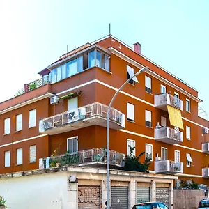 Hostly - Family Stresa Roma